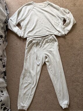 🦋 AERIE - Small Sweat Suit (Pants & Crew Neck) - As is
